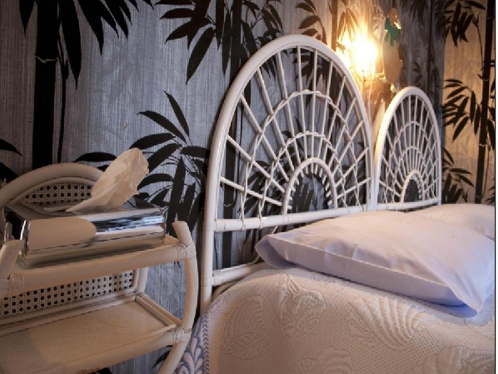 Logis Hotel Les Tilleuls Saint-Cirgues-de-Jordanne Номер фото