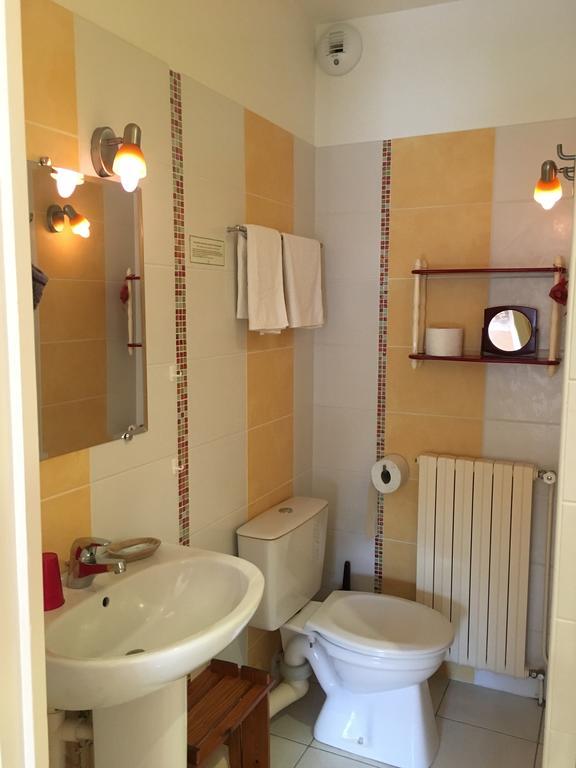 Logis Hotel Les Tilleuls Saint-Cirgues-de-Jordanne Экстерьер фото