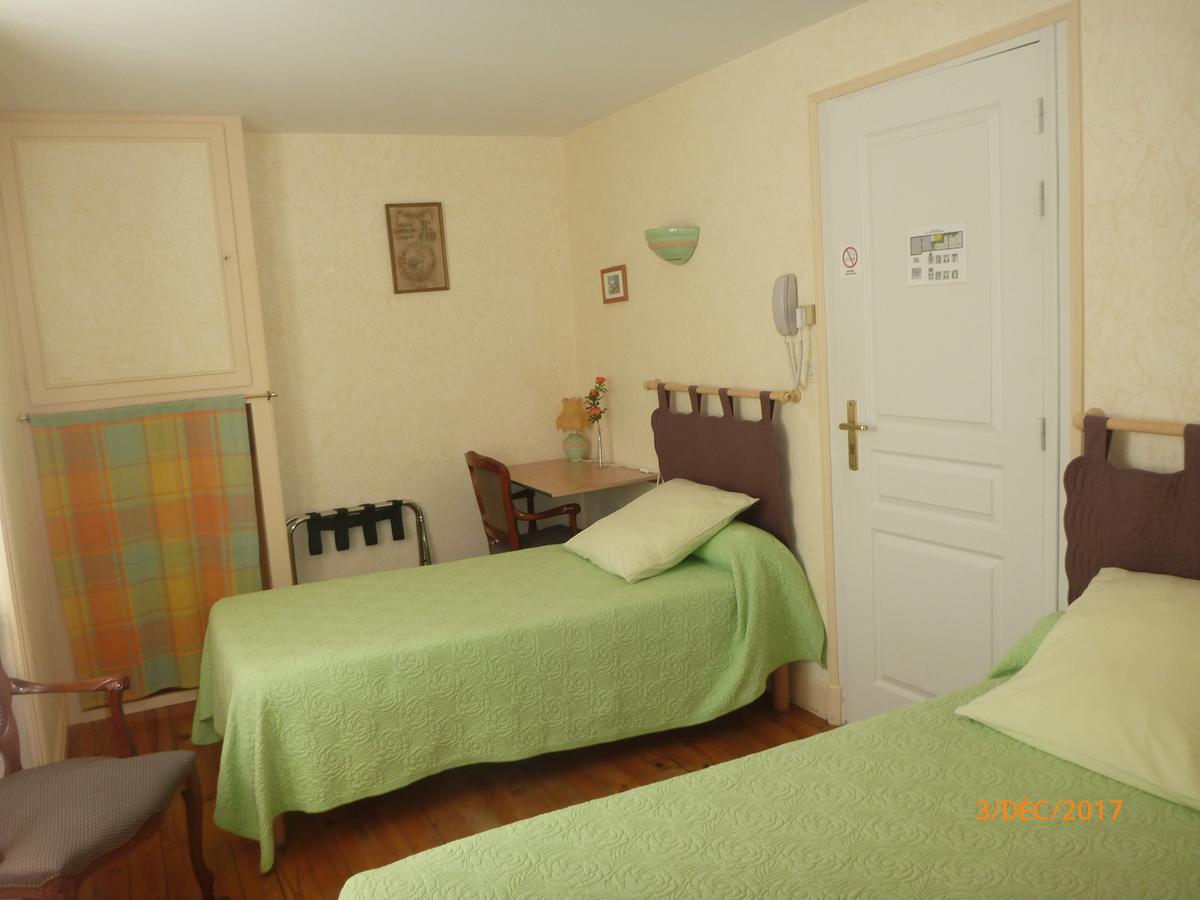 Logis Hotel Les Tilleuls Saint-Cirgues-de-Jordanne Экстерьер фото