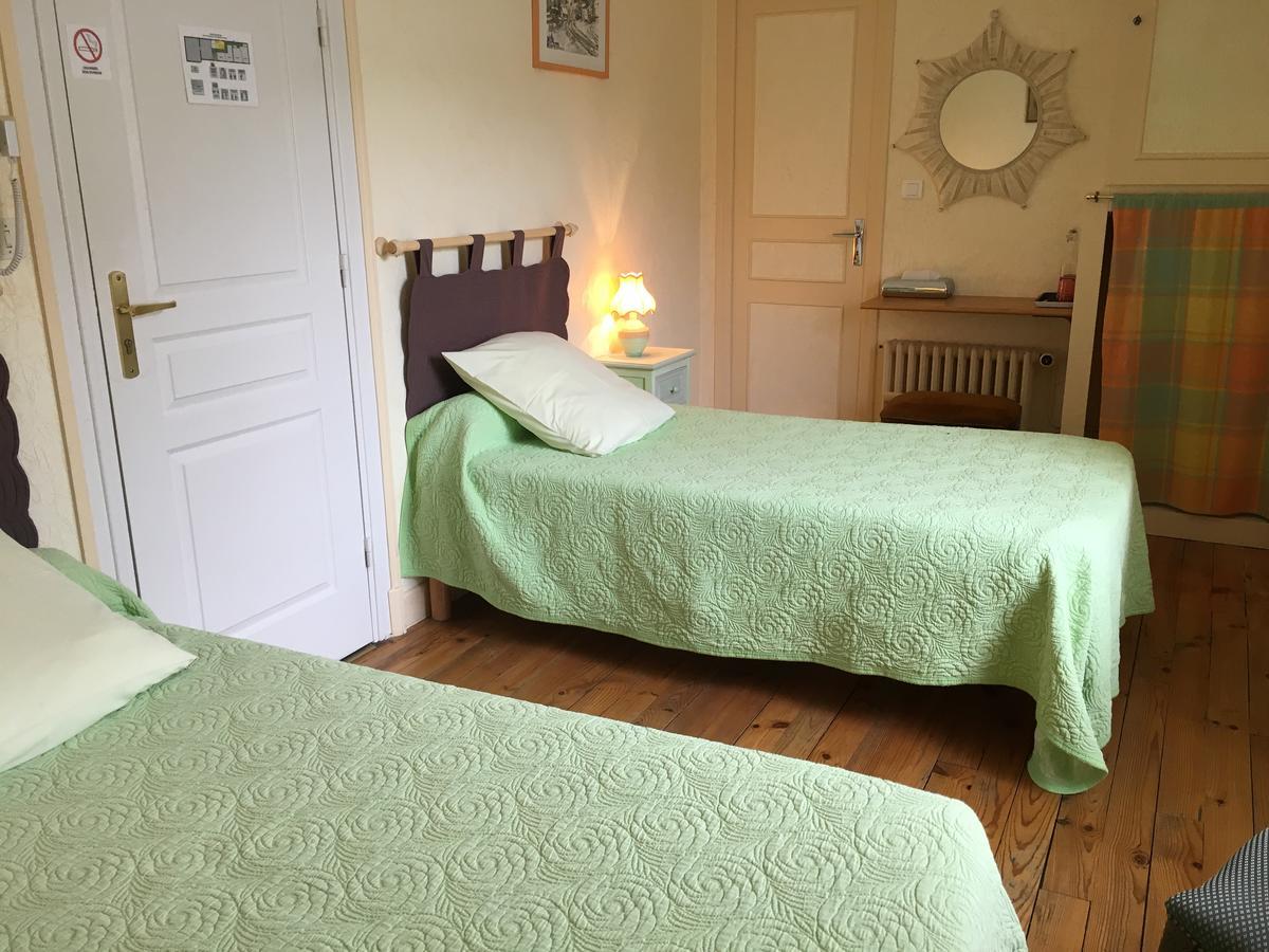 Logis Hotel Les Tilleuls Saint-Cirgues-de-Jordanne Экстерьер фото
